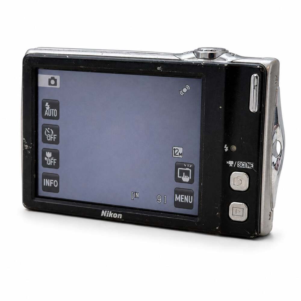 Nikon Coolpix S4000 Digital Camera Silver - Picture 2 of 4